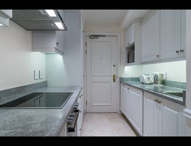 2 BEDROOM APARTMENT TO LET IN SEA POINT